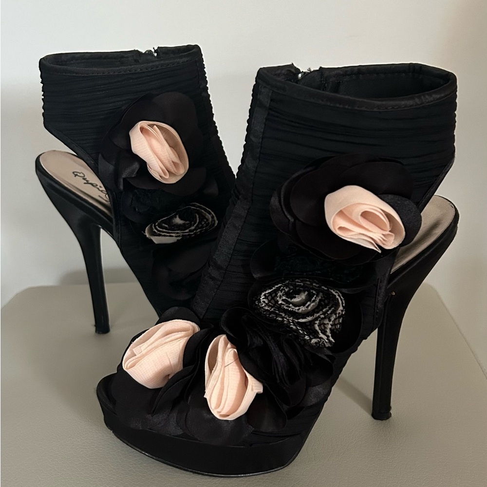 Qupid Love Black Satin with Rose Ruffle detail heels size 6.5.